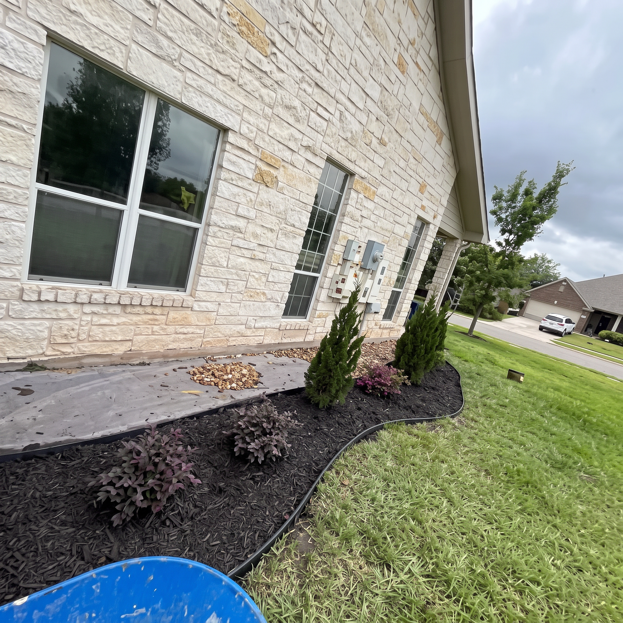 Mulch bed installation project completed by Austin Yard Oasis in Austin, TX
